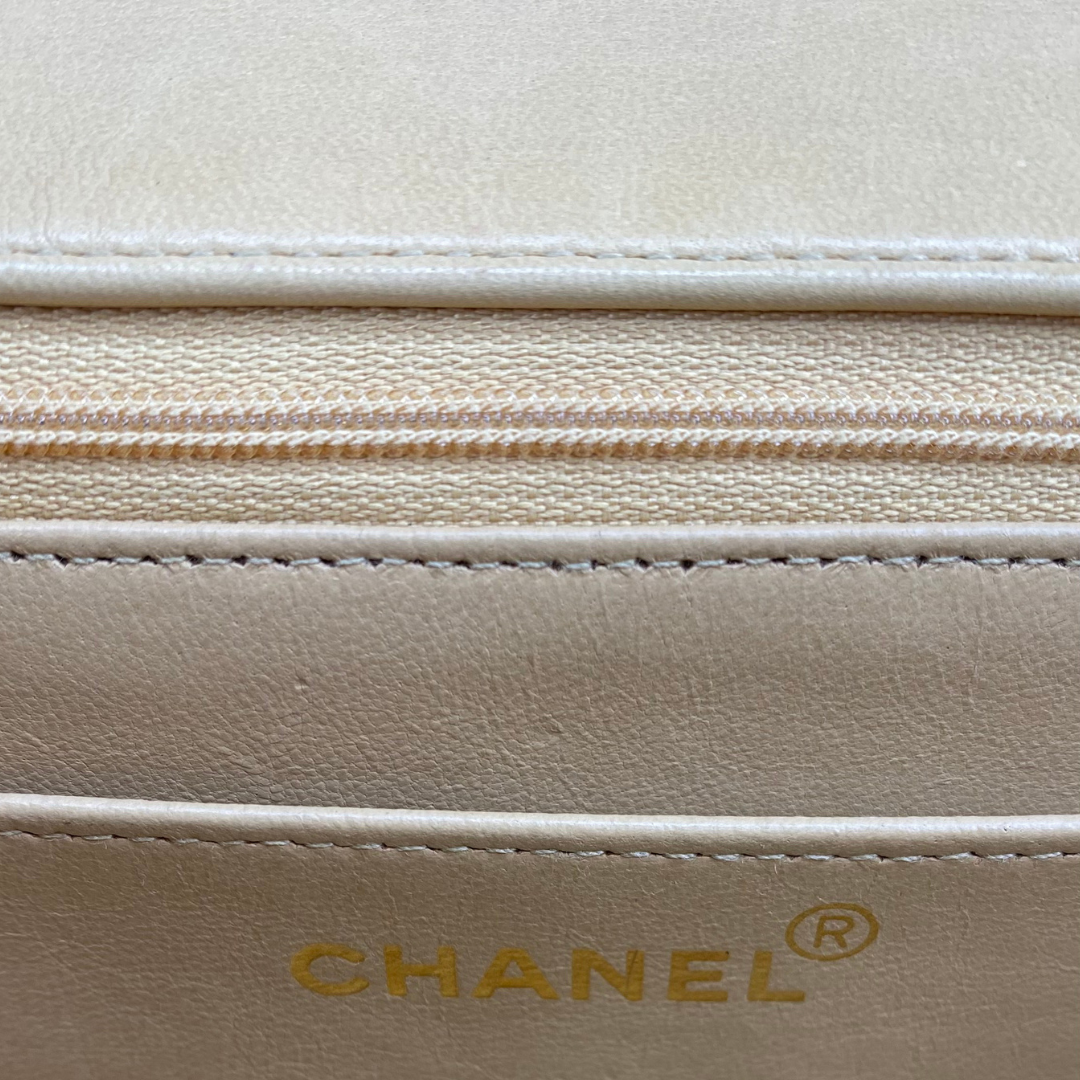 Omara, 2 Series Small Diana Beige Lambskin with seal and card