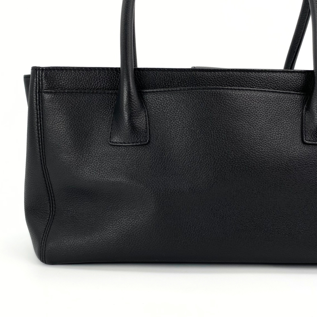 Sawyer, 16 Series Excecutive Tote Black with seal and card