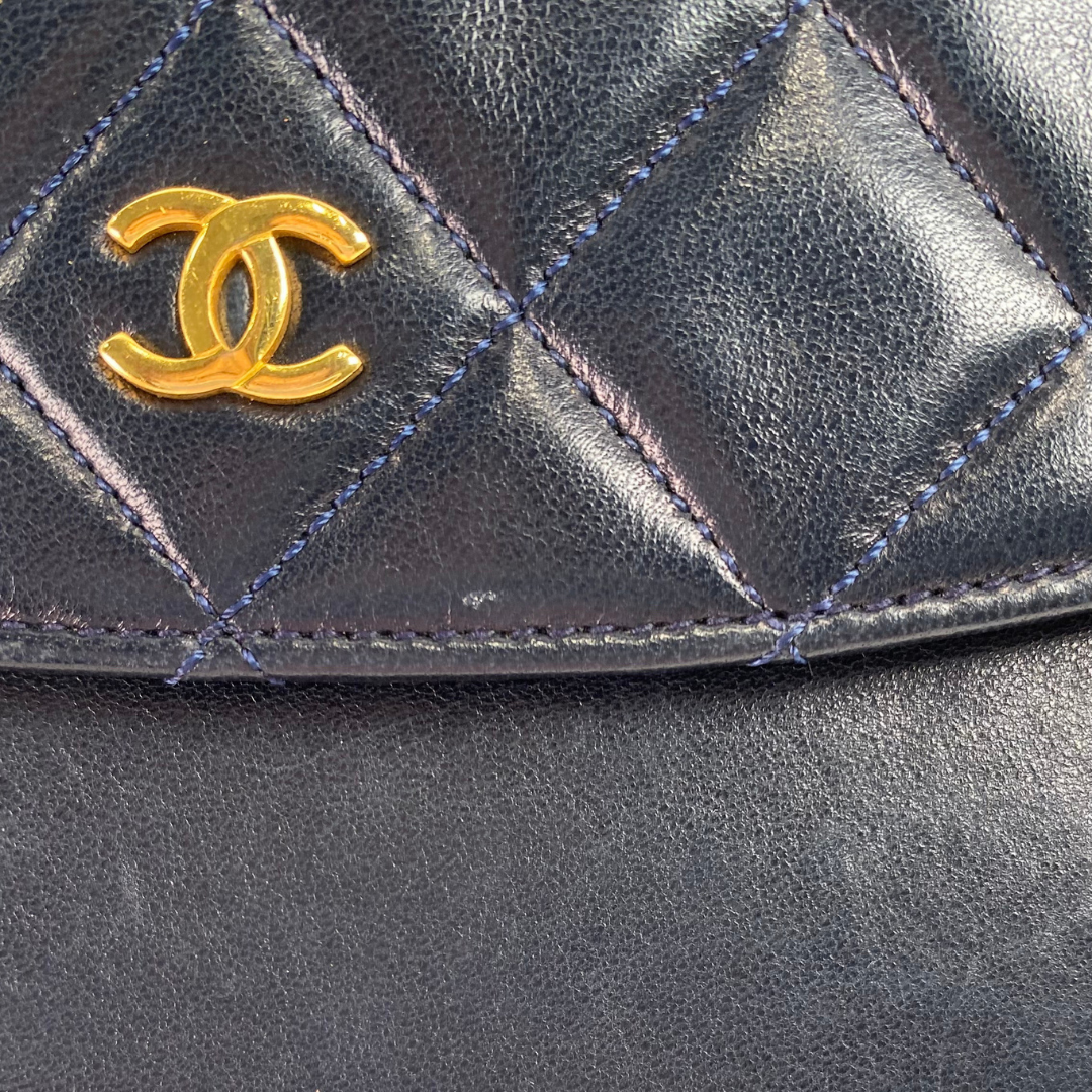 Taiga, 1 Series Navy Lambskin Tote with seal only