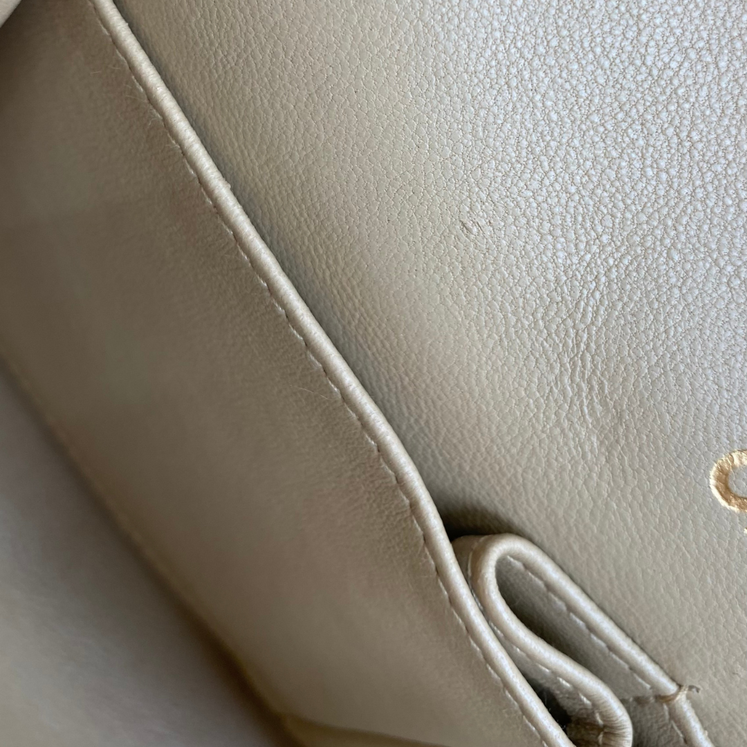 Daxton, 1 Series Small Classic Flap Beige Lambskin with seal and card