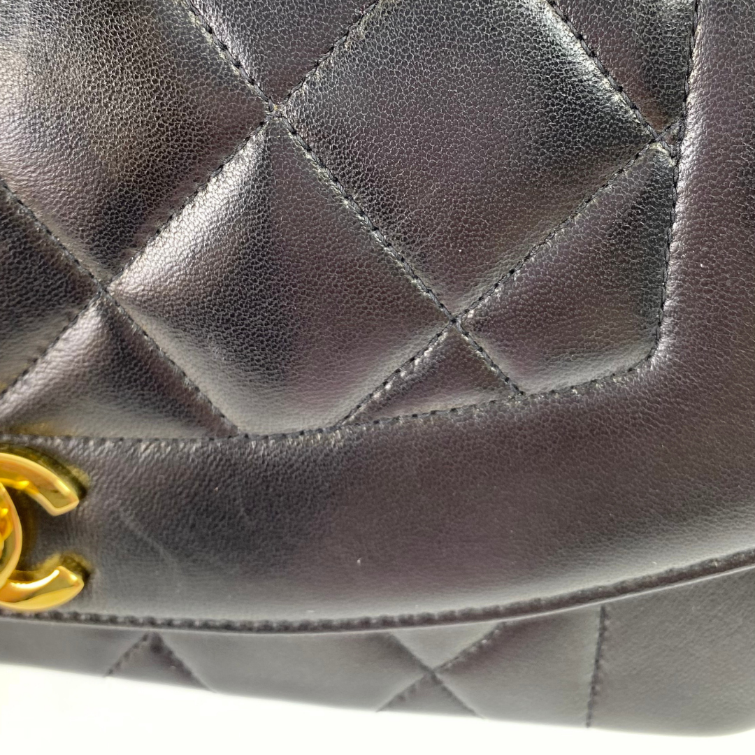 Ichika, 3 Series Small Diana Black Lambskin with seal and card