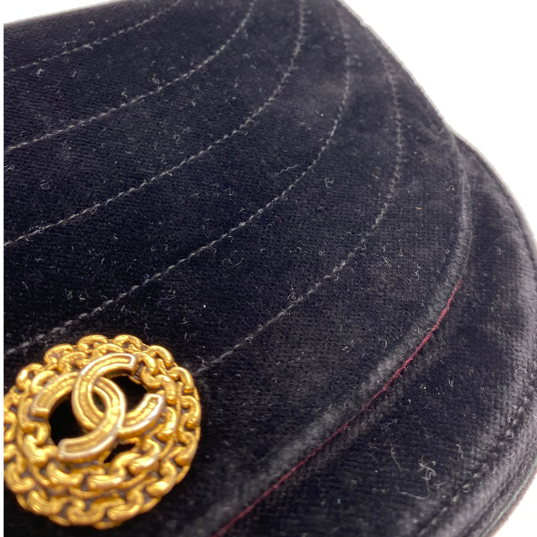 Brahma, 0 Series Half Moon Black Velvet with seal and card