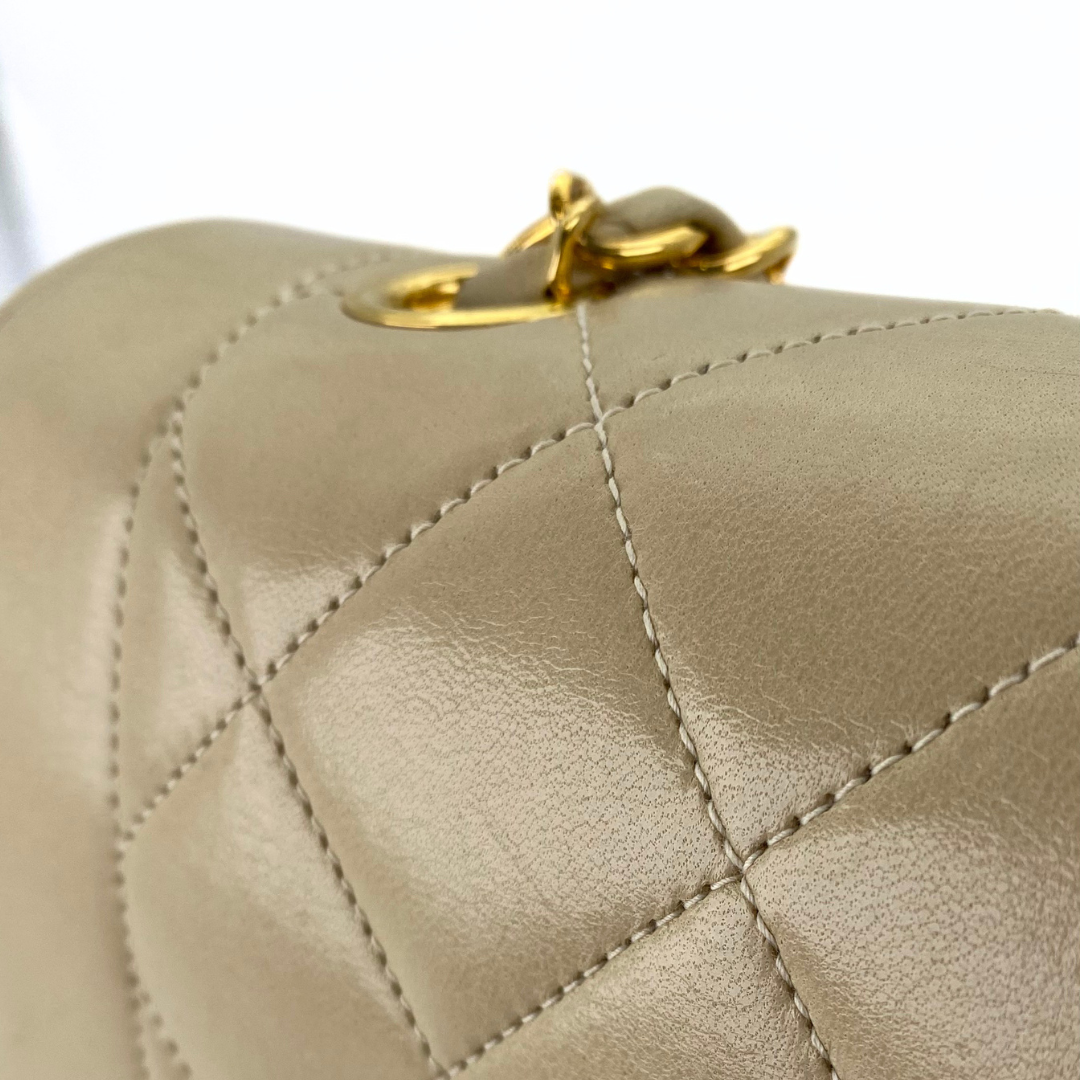 Iduna, 2 Series Medium Beige Lambskin with seal and card