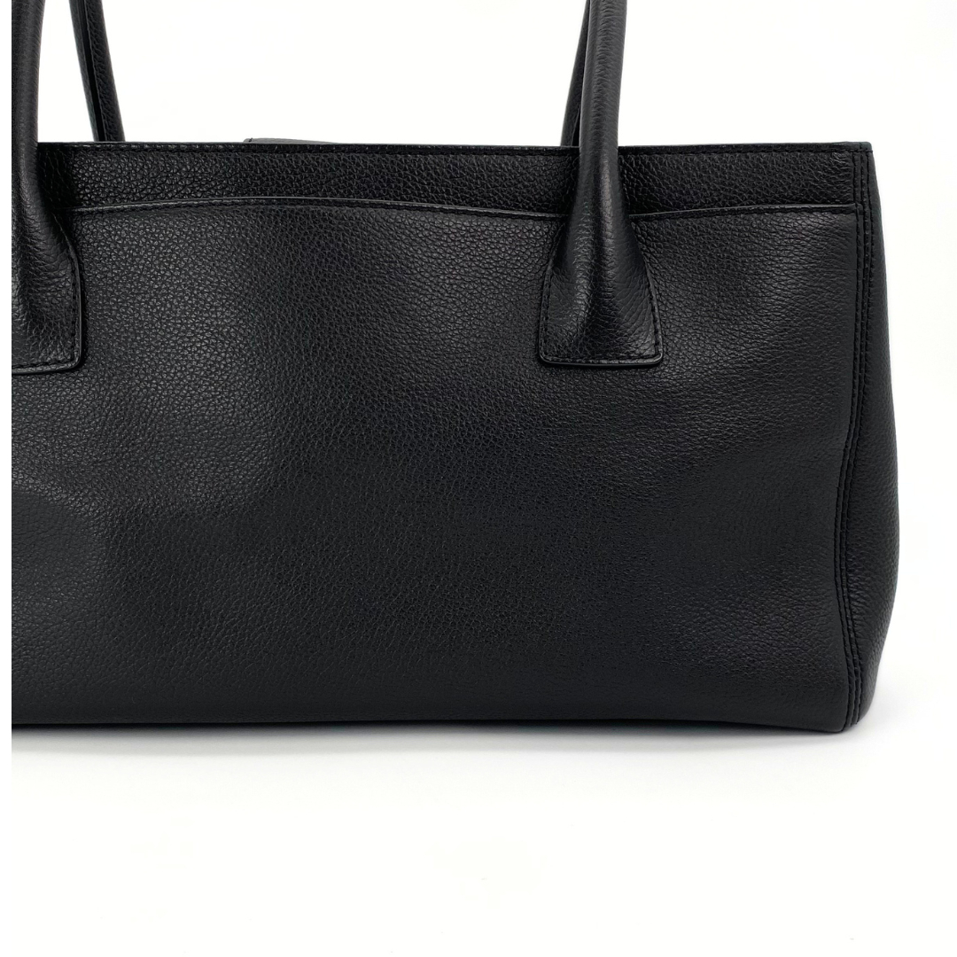Sawyer, 16 Series Excecutive Tote Black with seal and card