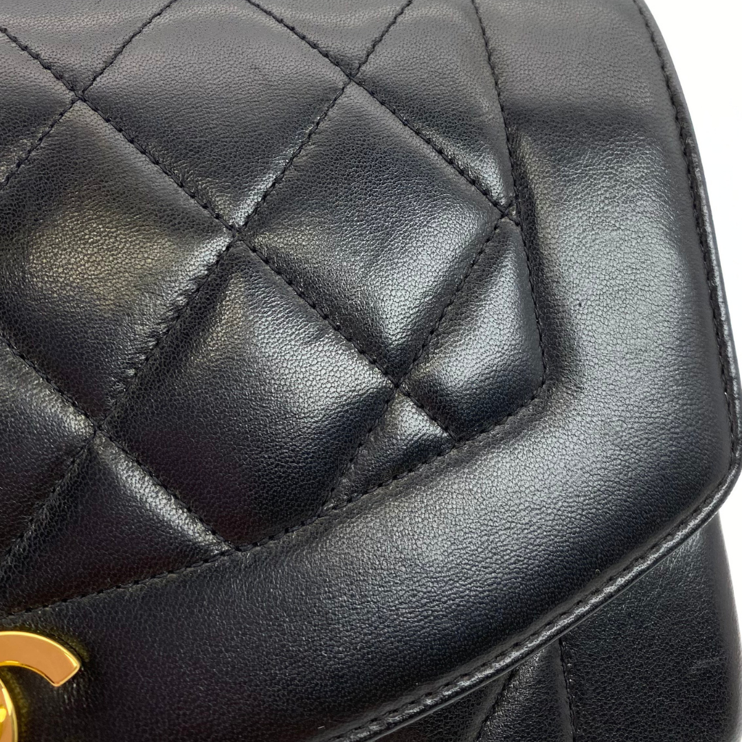 Ichika, 3 Series Small Diana Black Lambskin with seal and card