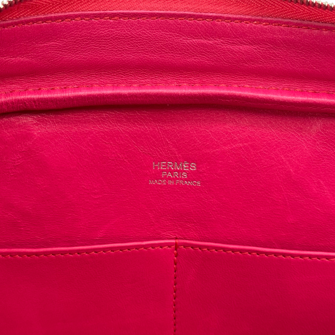 Meera, 2006 Plume Elan 28 Fushia Pink Cherve with stamp ⬜︎J