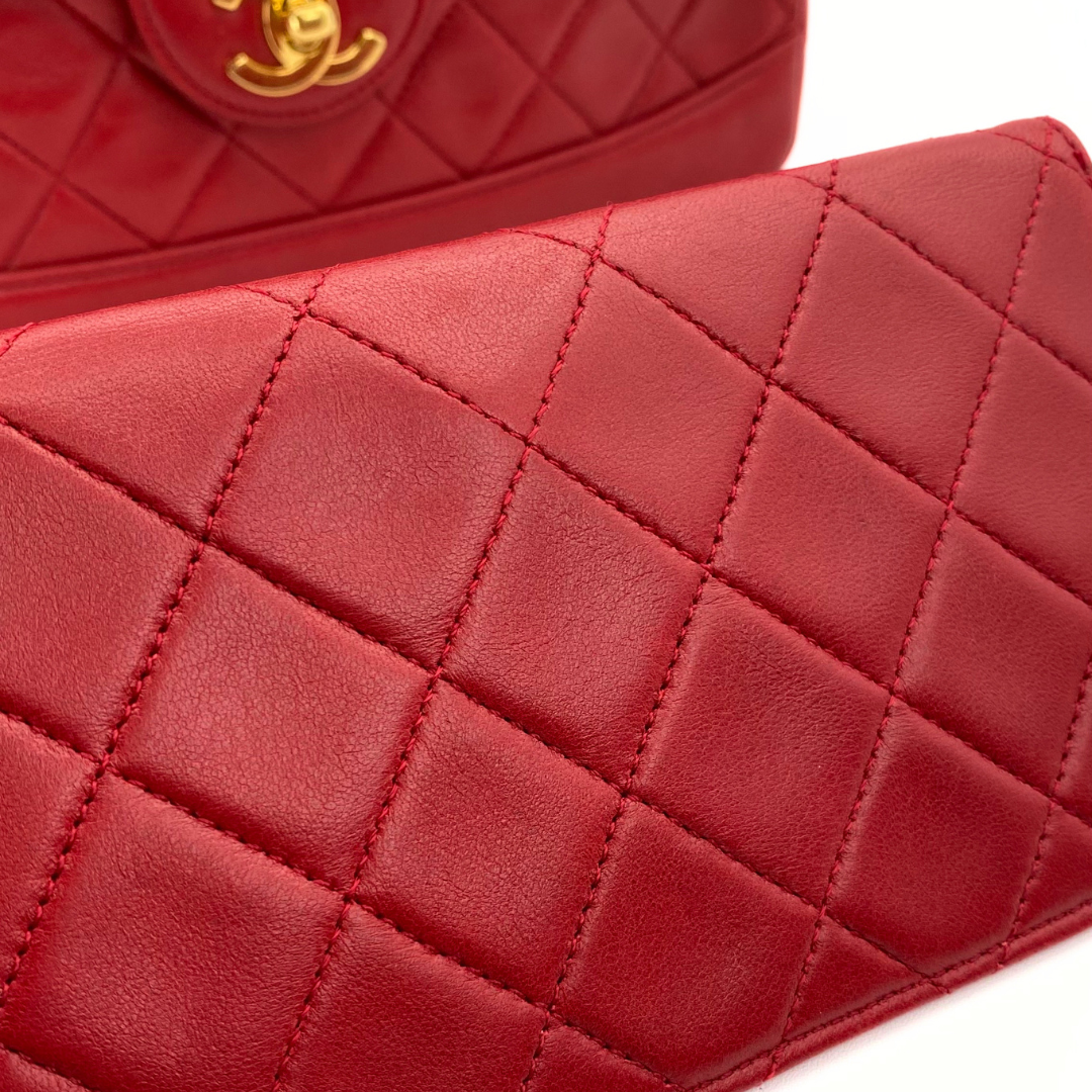 Hiroki, 1 Series Red Lambskin Horizon Flap Gold Hardware with seal only