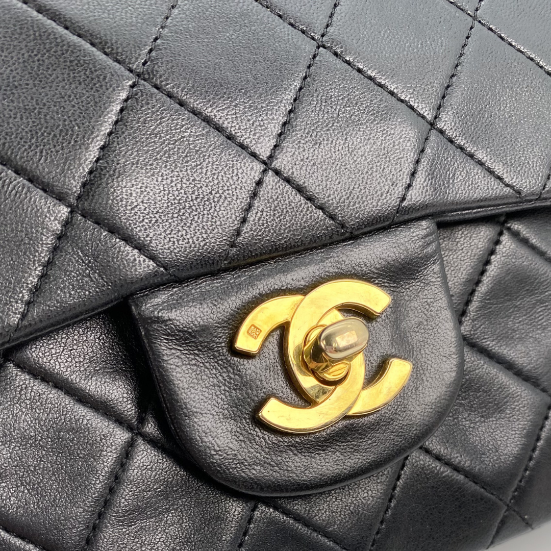 Zinnia, 1 Series Small Classic Flap Black Lambskin with seal only