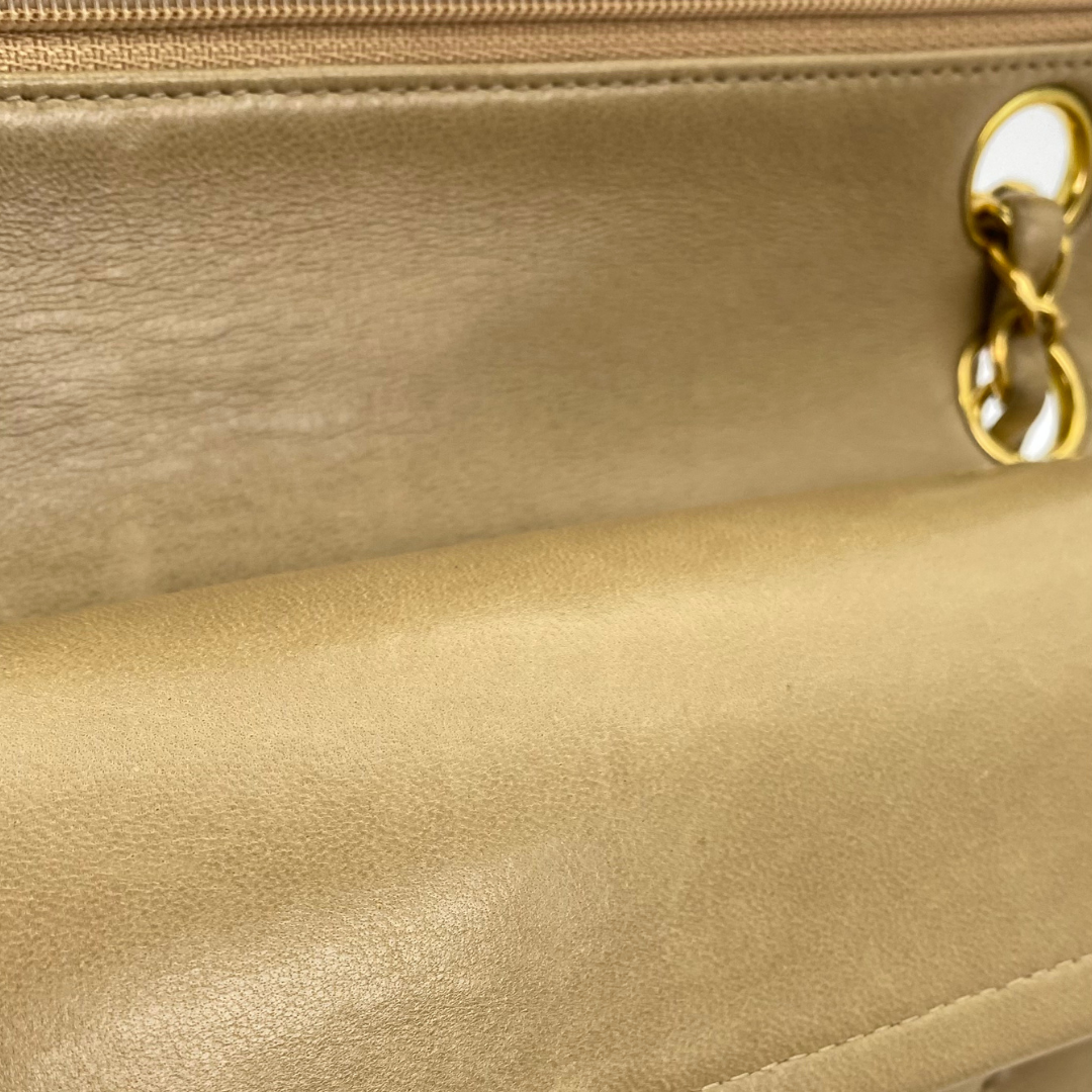 Jiwoo, 2 Series Small Classic Flap Beige Lambskin with seal and card