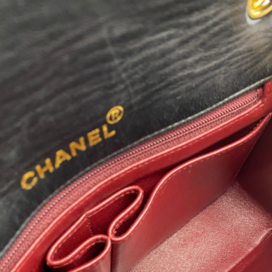 Cyrus, 1 Series Small Full Flap Black Lambskin with seal and card