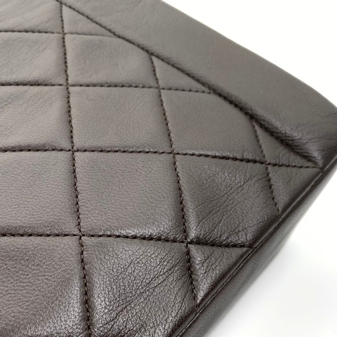 Yukiko, 1 Series Medium Brown Lambskin Tab Border Single Flap with seal and card