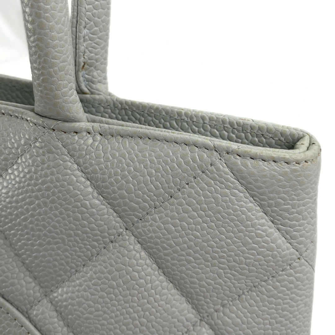 Preston, 7 Series Medallion Tote Light Blue Caviar with seal and card