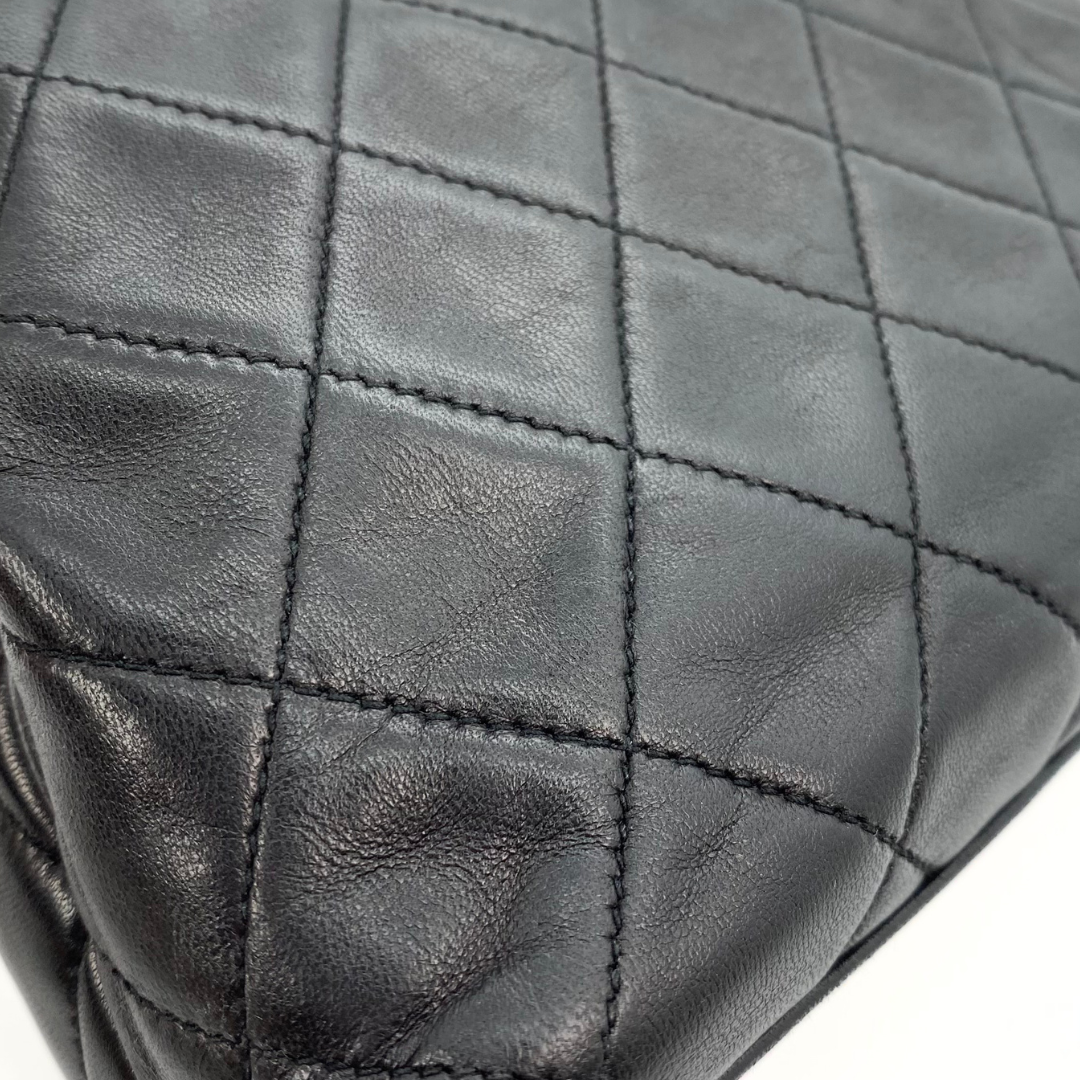 Gawin, 3 Series Mini Kisslock Black Lambskin with seal and card