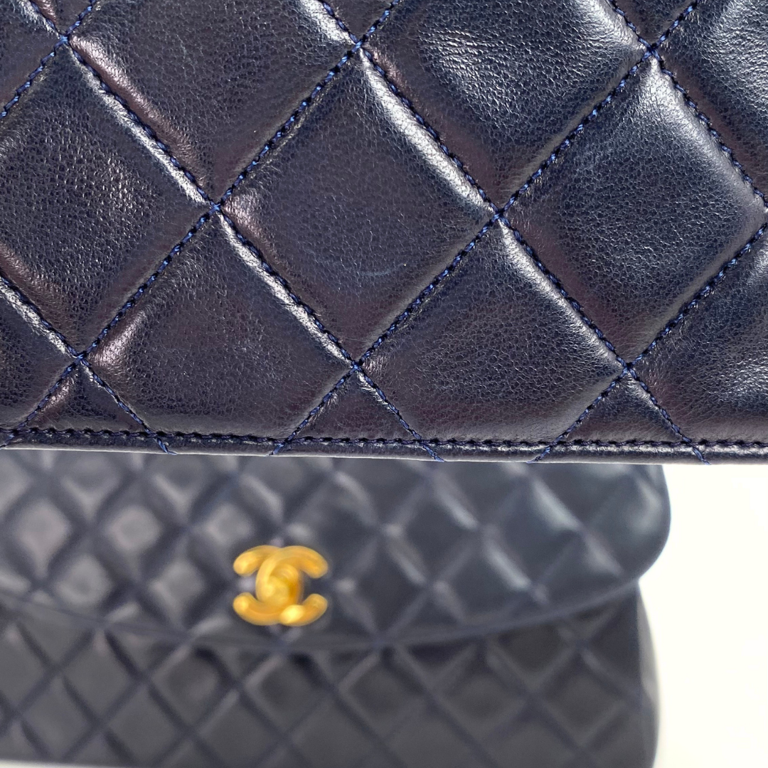 Taiga, 1 Series Navy Lambskin Tote with seal only