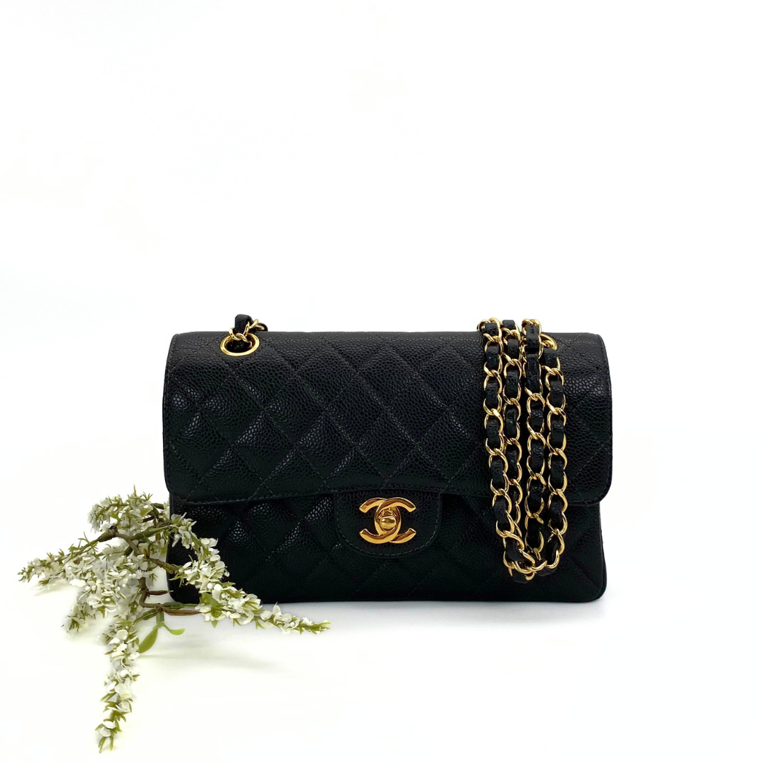 Suki, 6 Series Small Classic Flap Black Caviar with seal only