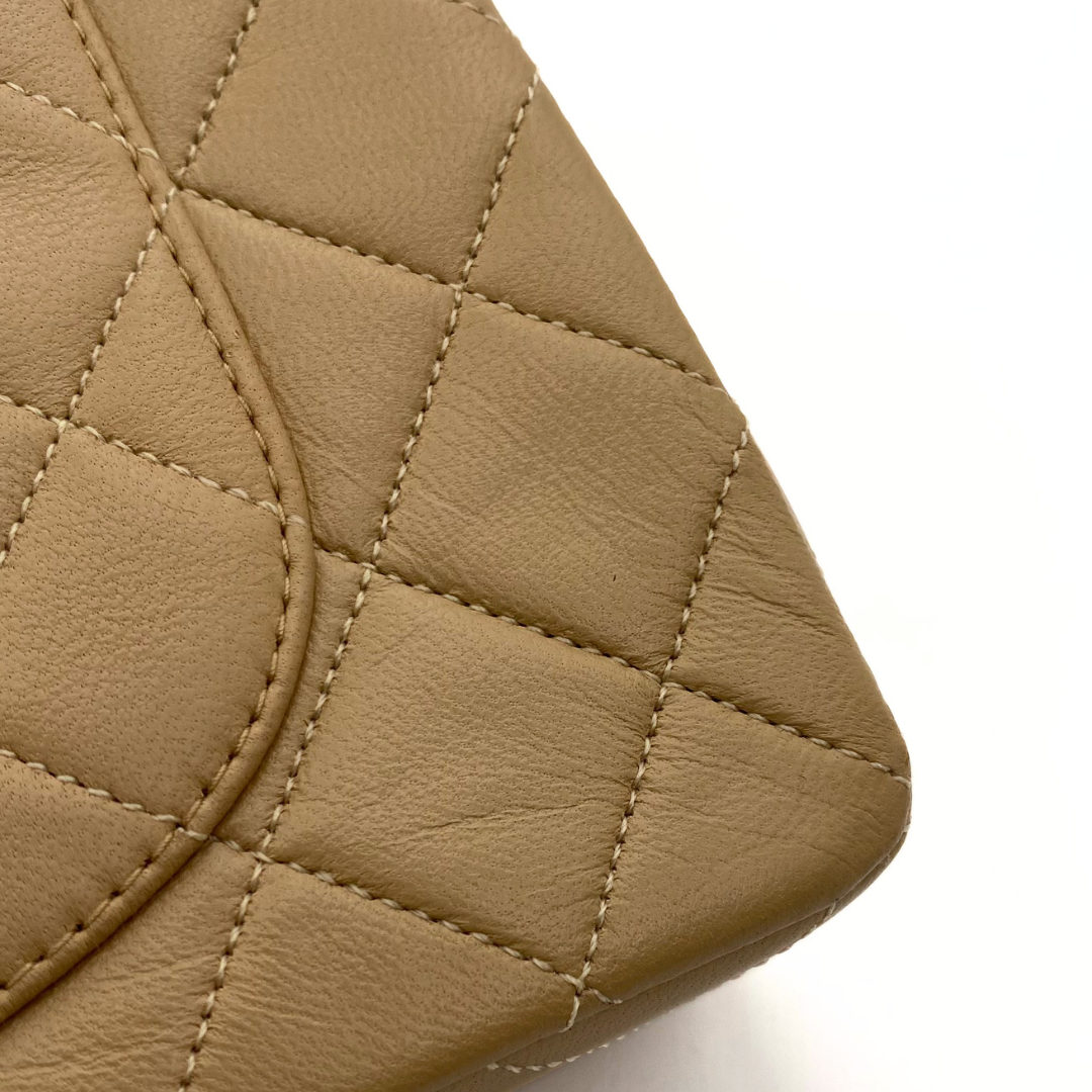 Daxton, 1 Series Small Classic Flap Beige Lambskin with seal and card