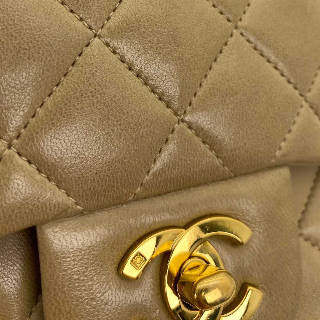Jiwoo, 2 Series Small Classic Flap Beige Lambskin with seal and card