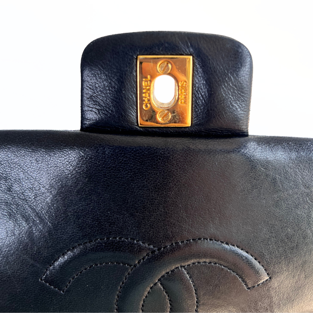 Elian, 1 Series Jumbo Flap Black Lambskin with Card Wallet with seal and card
