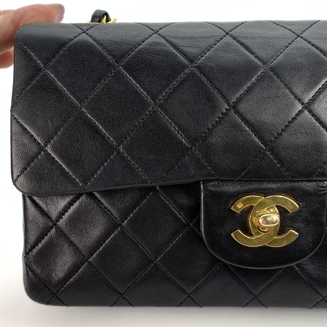 Zinnia, 1 Series Small Classic Flap Black Lambskin with seal only
