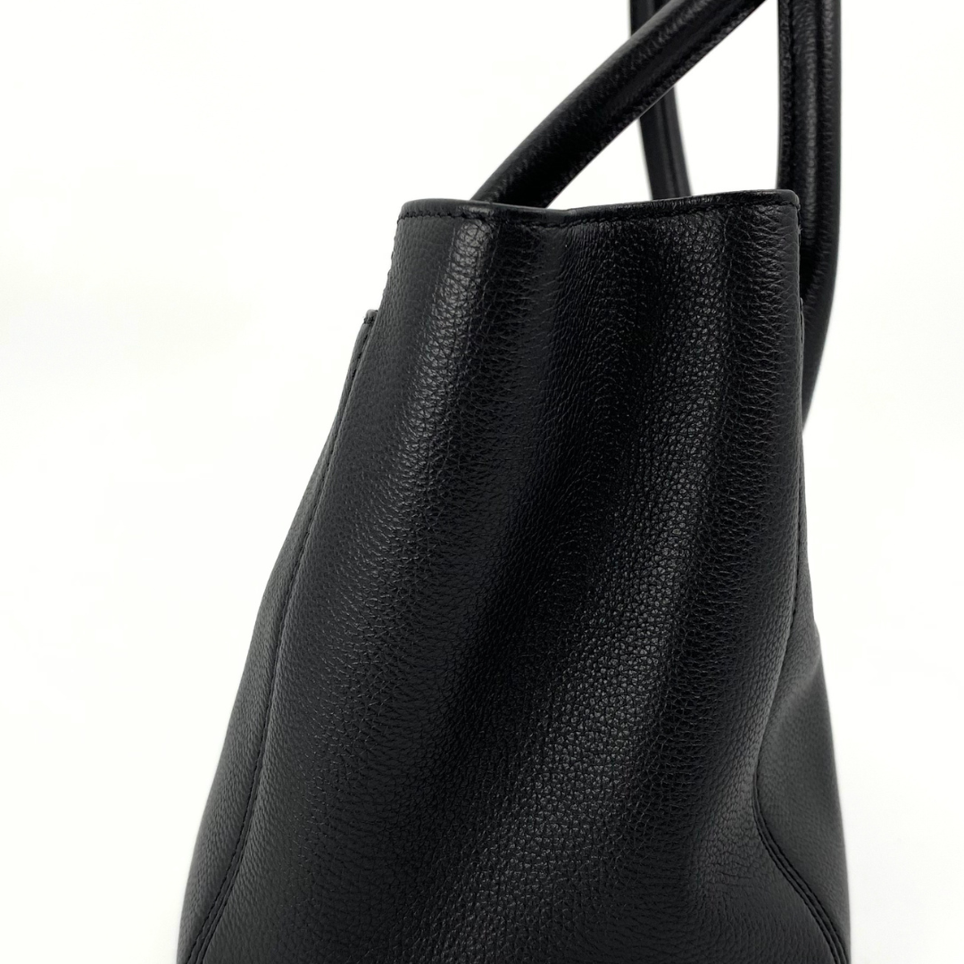 Sawyer, 16 Series Excecutive Tote Black with seal and card