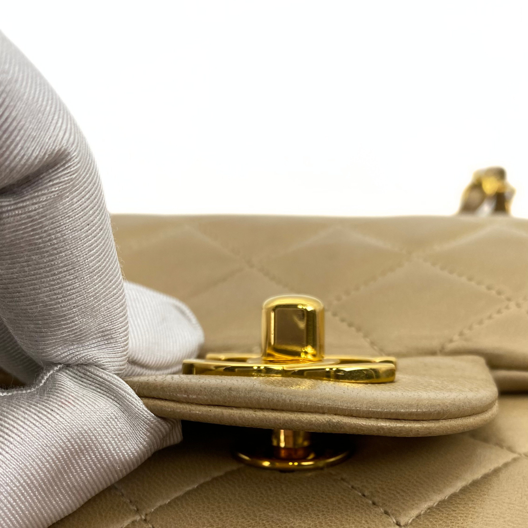 Jiwoo, 2 Series Small Classic Flap Beige Lambskin with seal and card