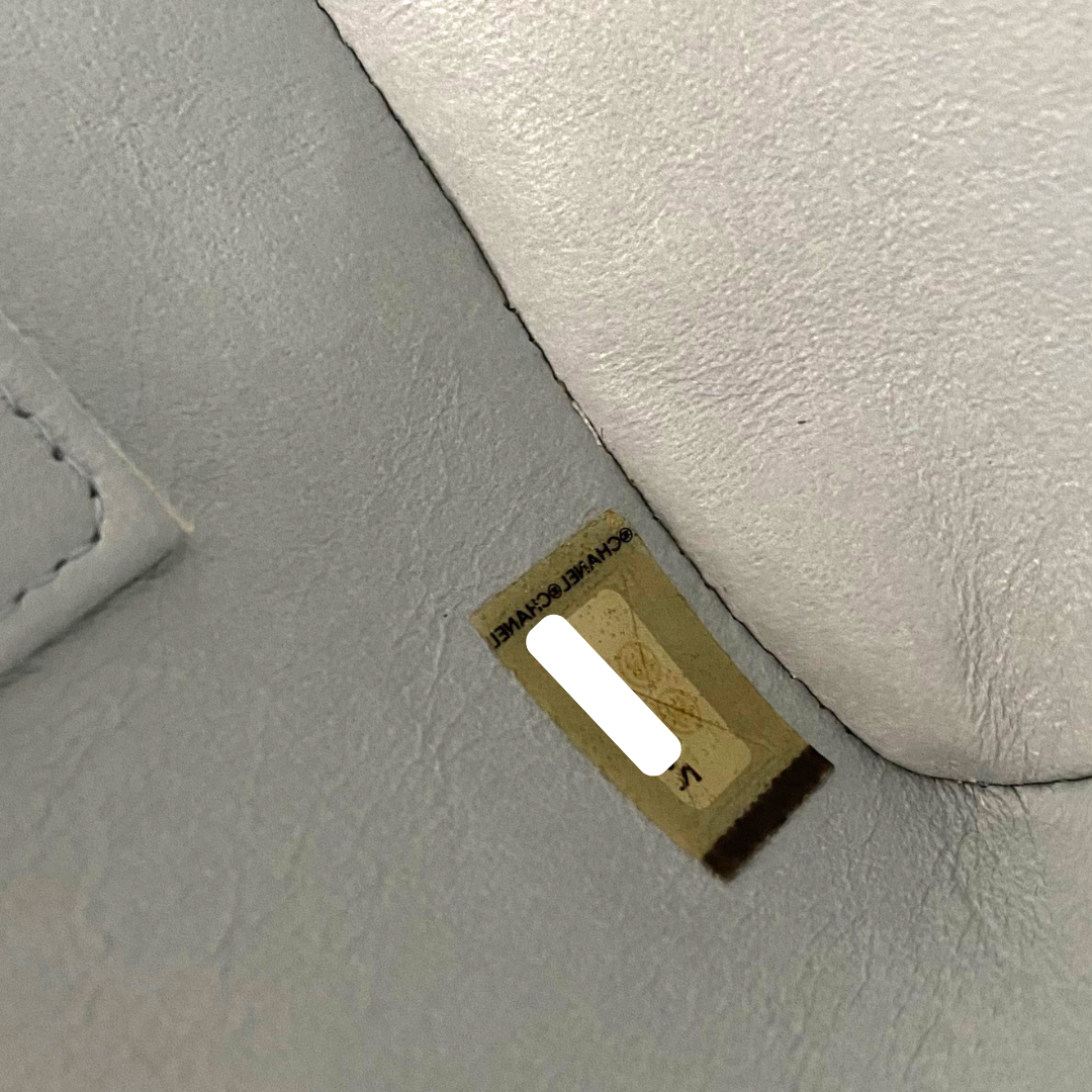 Preston, 7 Series Medallion Tote Light Blue Caviar with seal and card