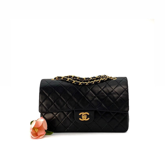 Minato, 1 Series Medium Classic Flap Black Lambskin with seal and card