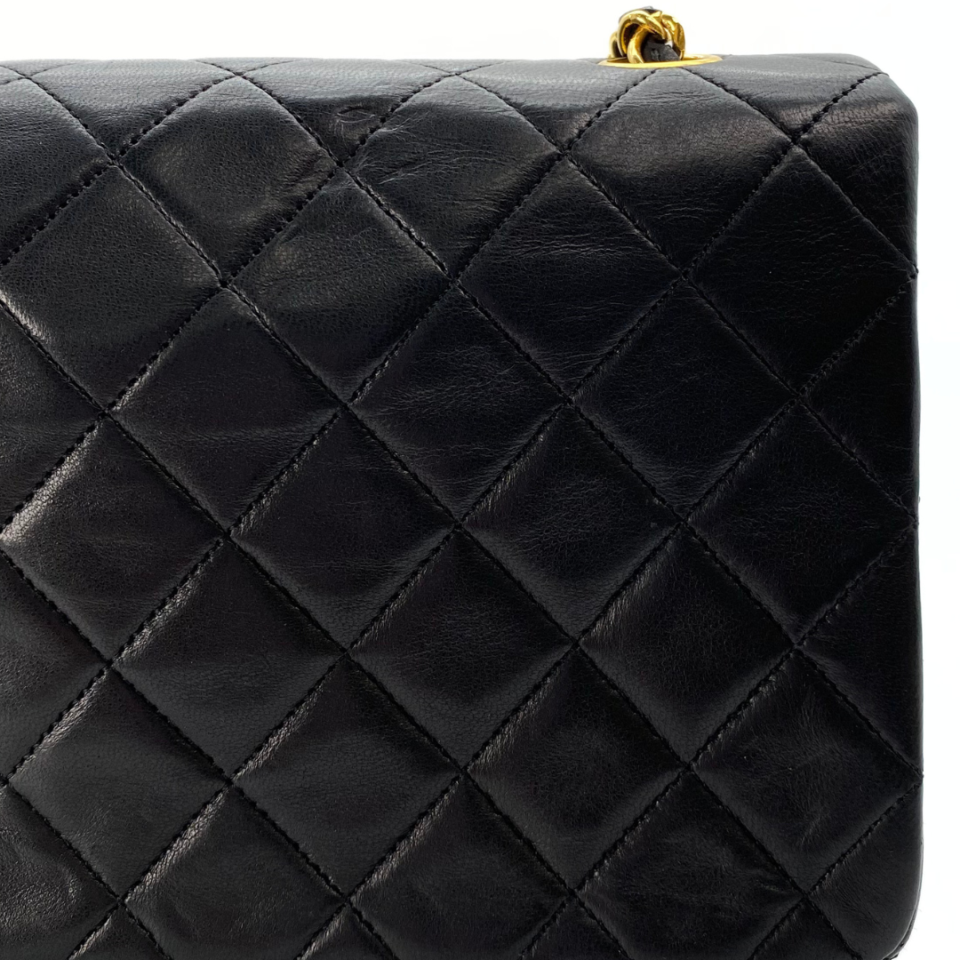 Cyrus, 1 Series Small Full Flap Black Lambskin with seal and card