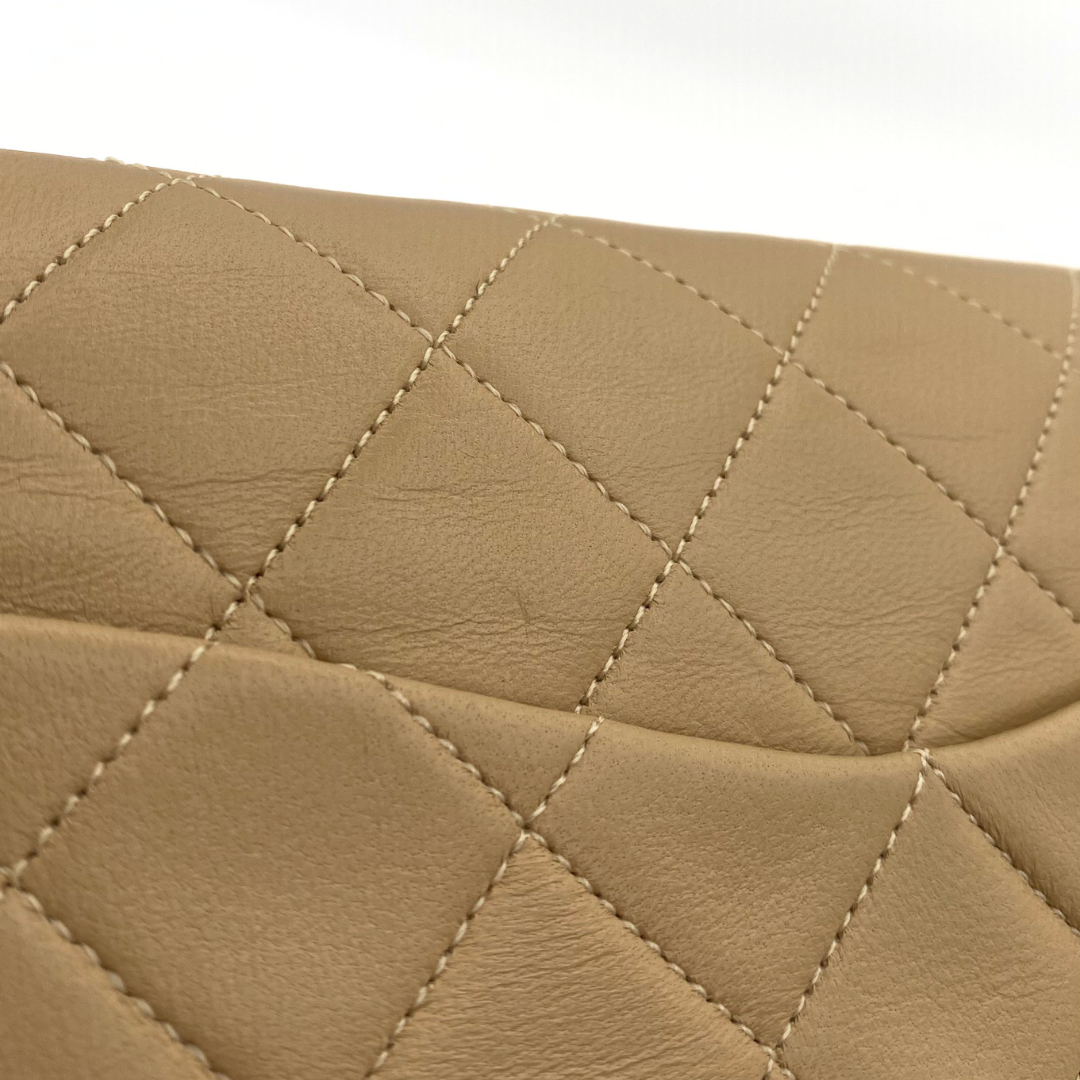 Daxton, 1 Series Small Classic Flap Beige Lambskin with seal and card