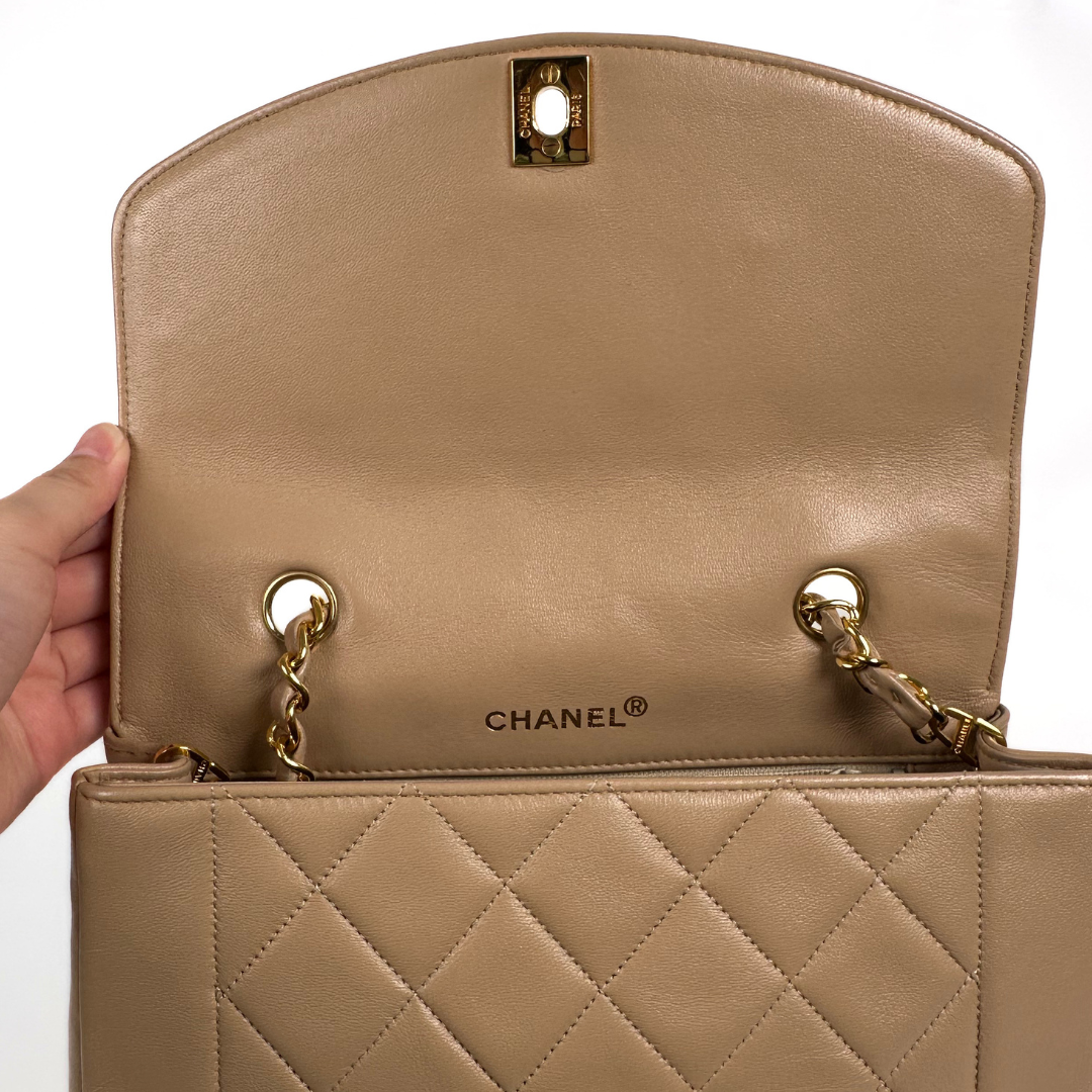 Yanny, 1 Series Small Diana Beige Lambskin with seal only