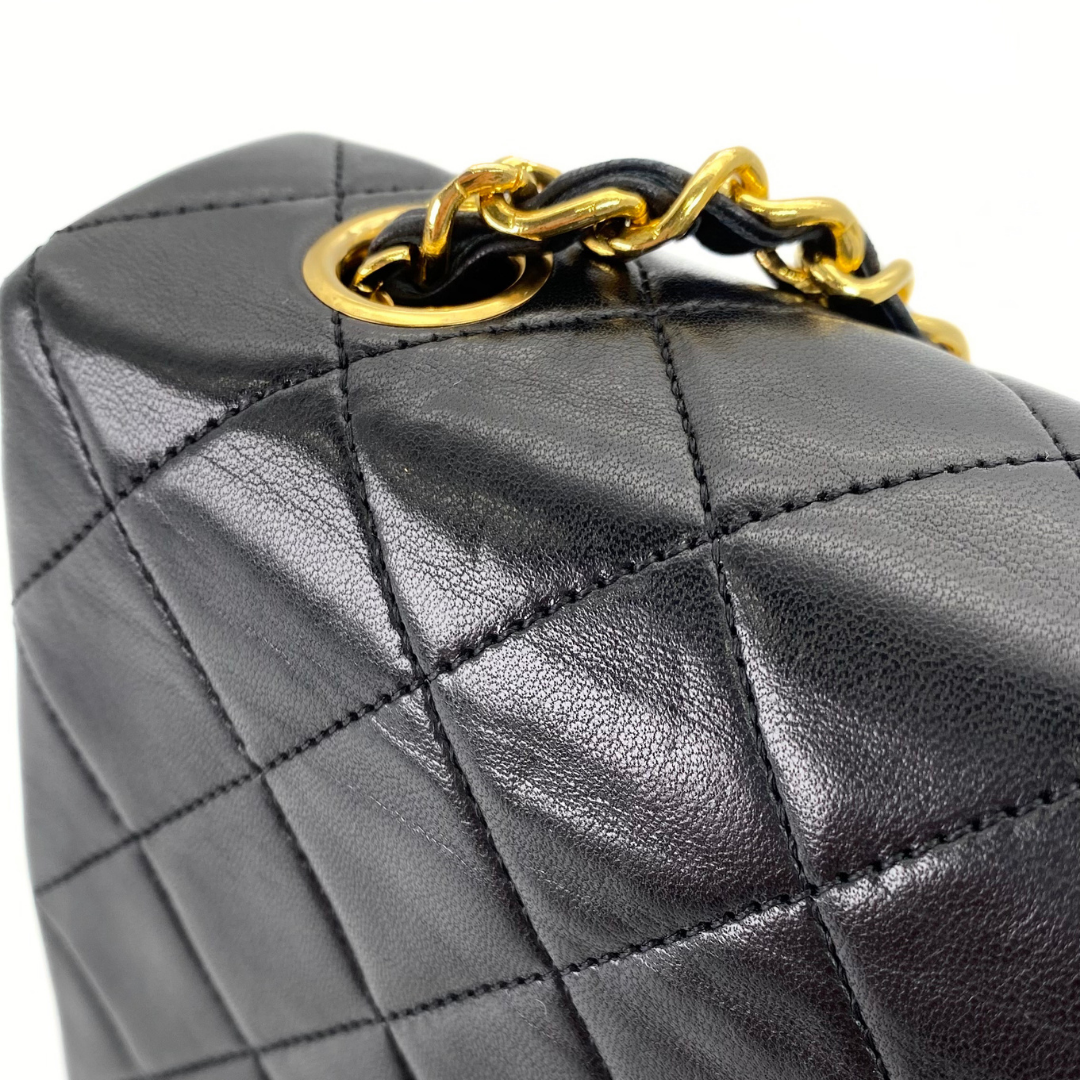 Azusa, 1 Series Square 20 Black Lambskin with seal and card
