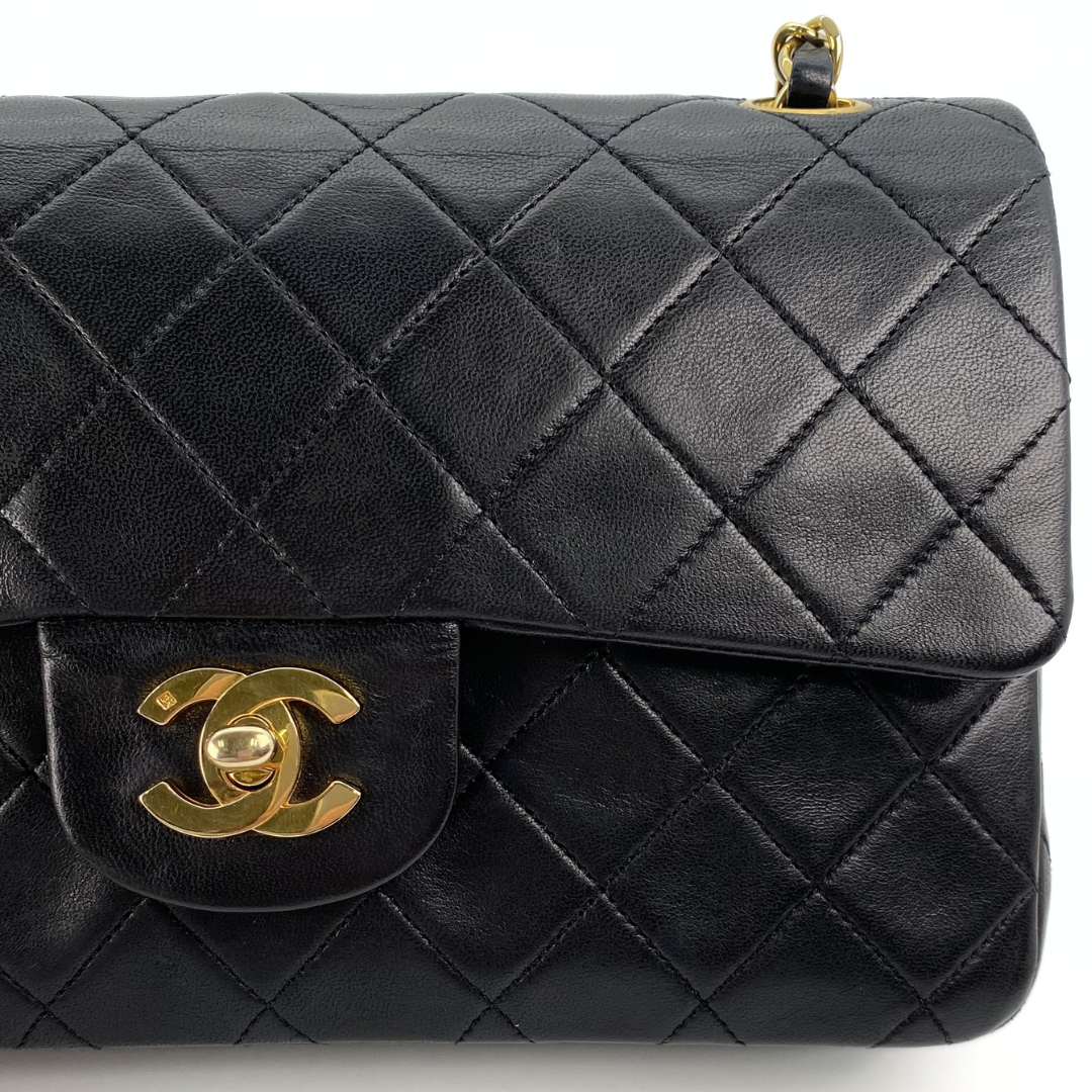 Zinnia, 1 Series Small Classic Flap Black Lambskin with seal only