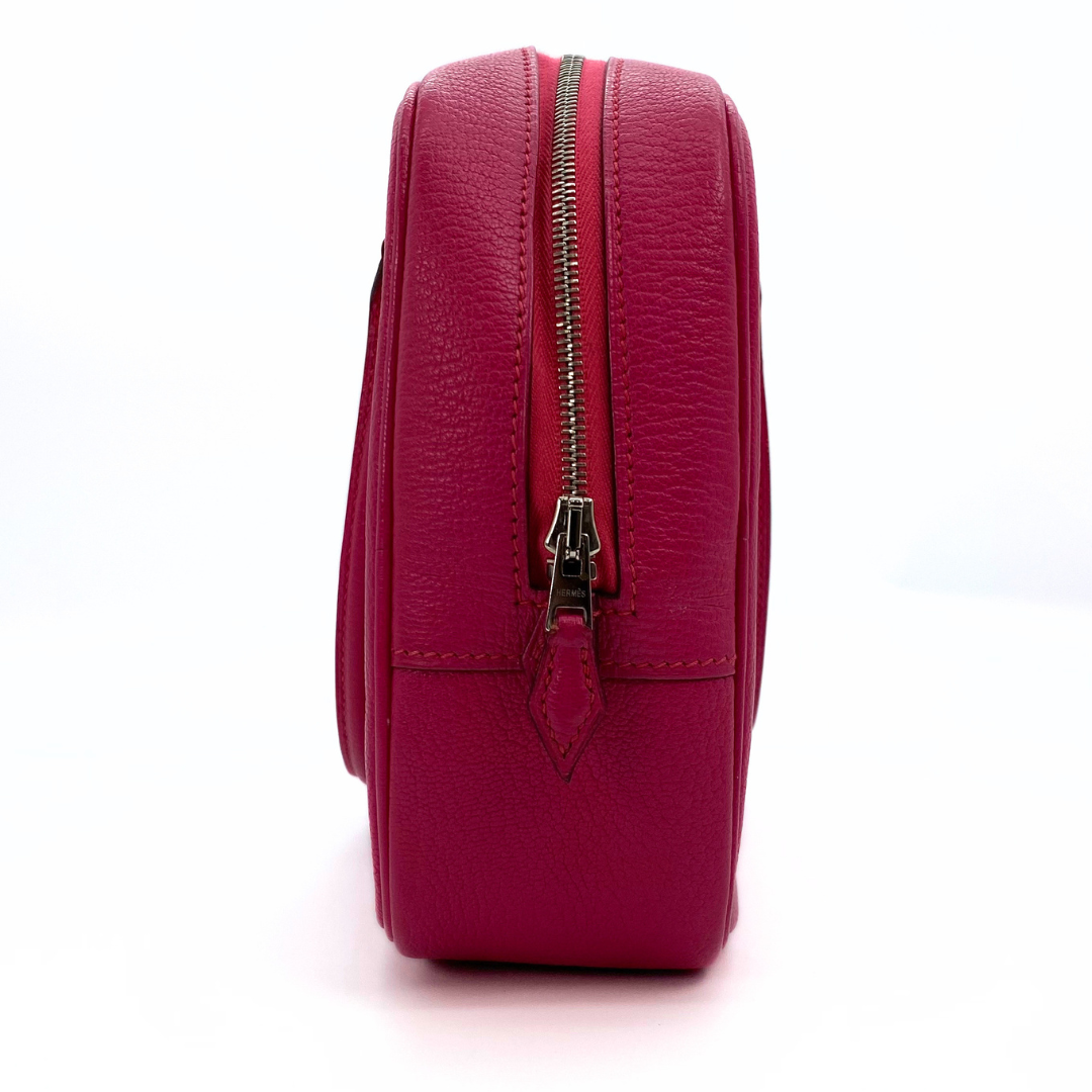 Meera, 2006 Plume Elan 28 Fushia Pink Cherve with stamp ⬜︎J