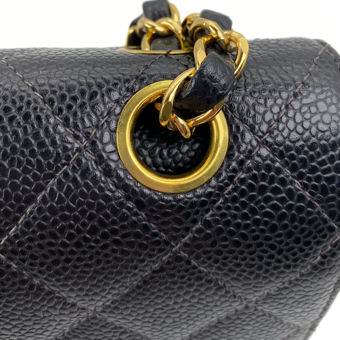 Suki, 6 Series Small Classic Flap Black Caviar with seal only