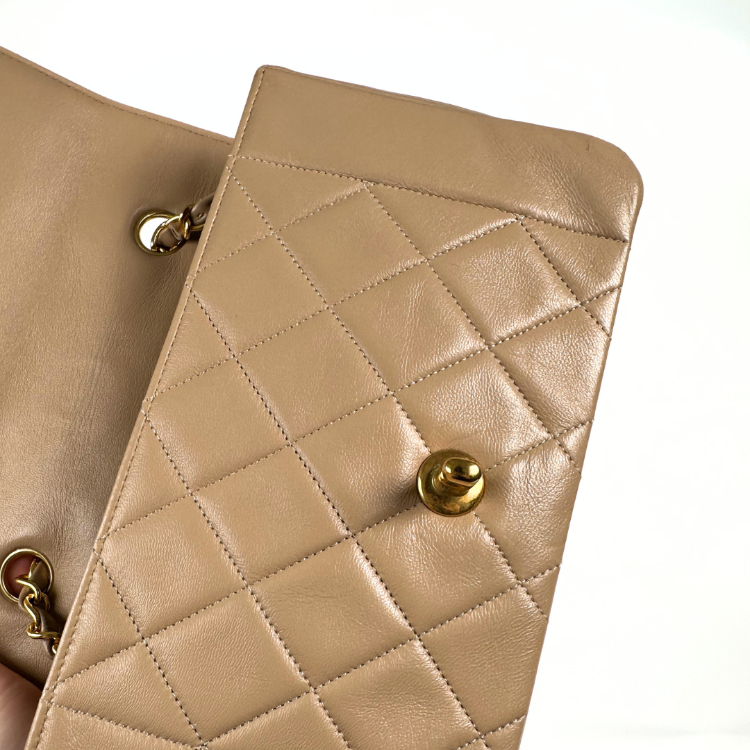 Yanny, 1 Series Small Diana Beige Lambskin with seal only