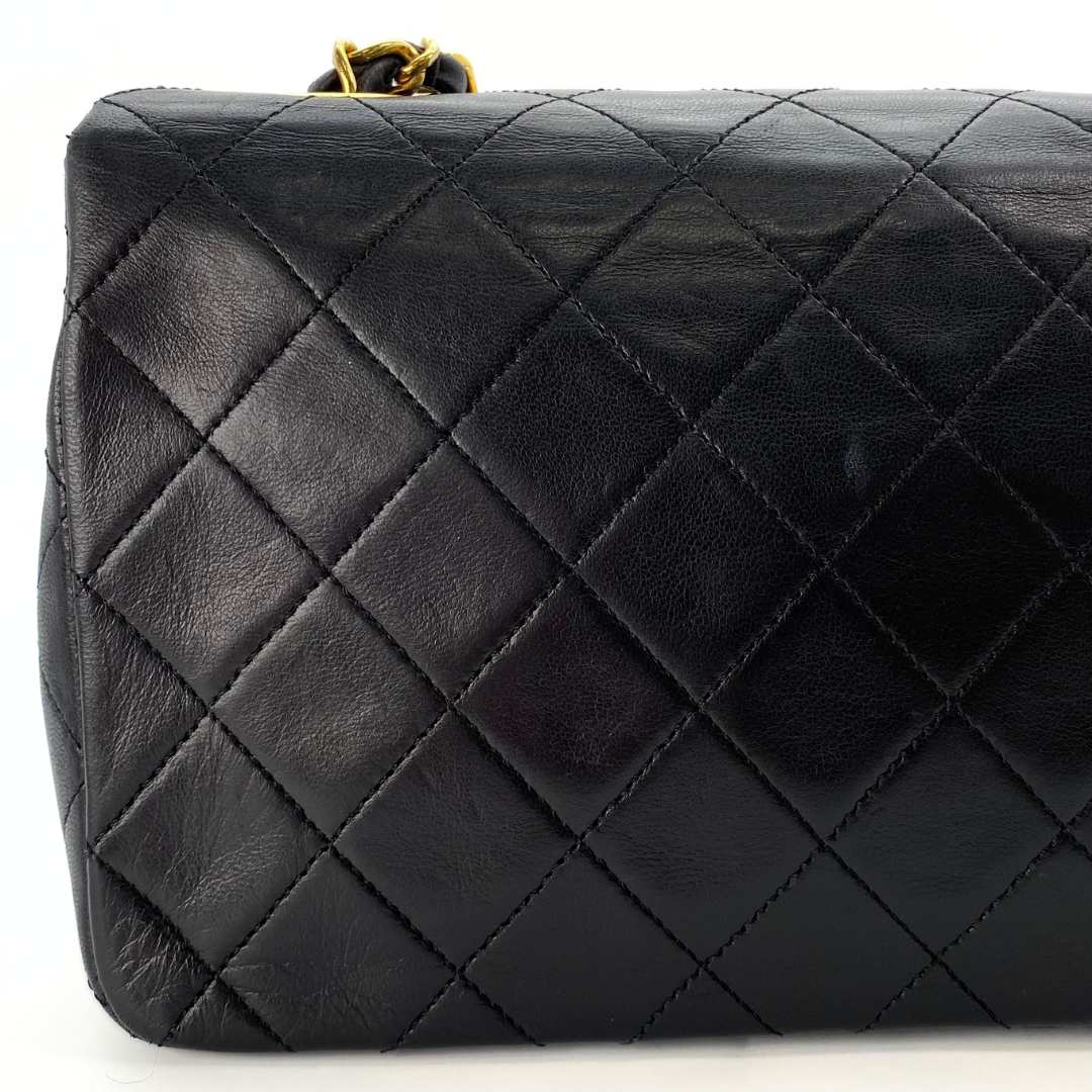 Beckett, 1 Series Small Full Flap Black Lambskin with seal and card