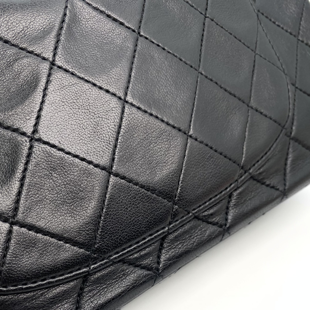 Zinnia, 1 Series Small Classic Flap Black Lambskin with seal only