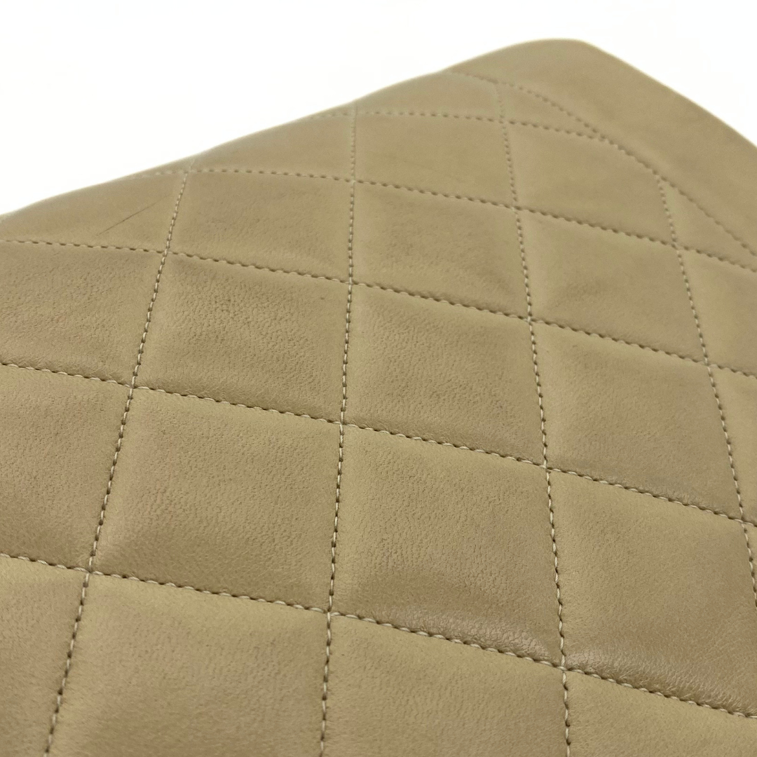 Iduna, 2 Series Medium Beige Lambskin with seal and card