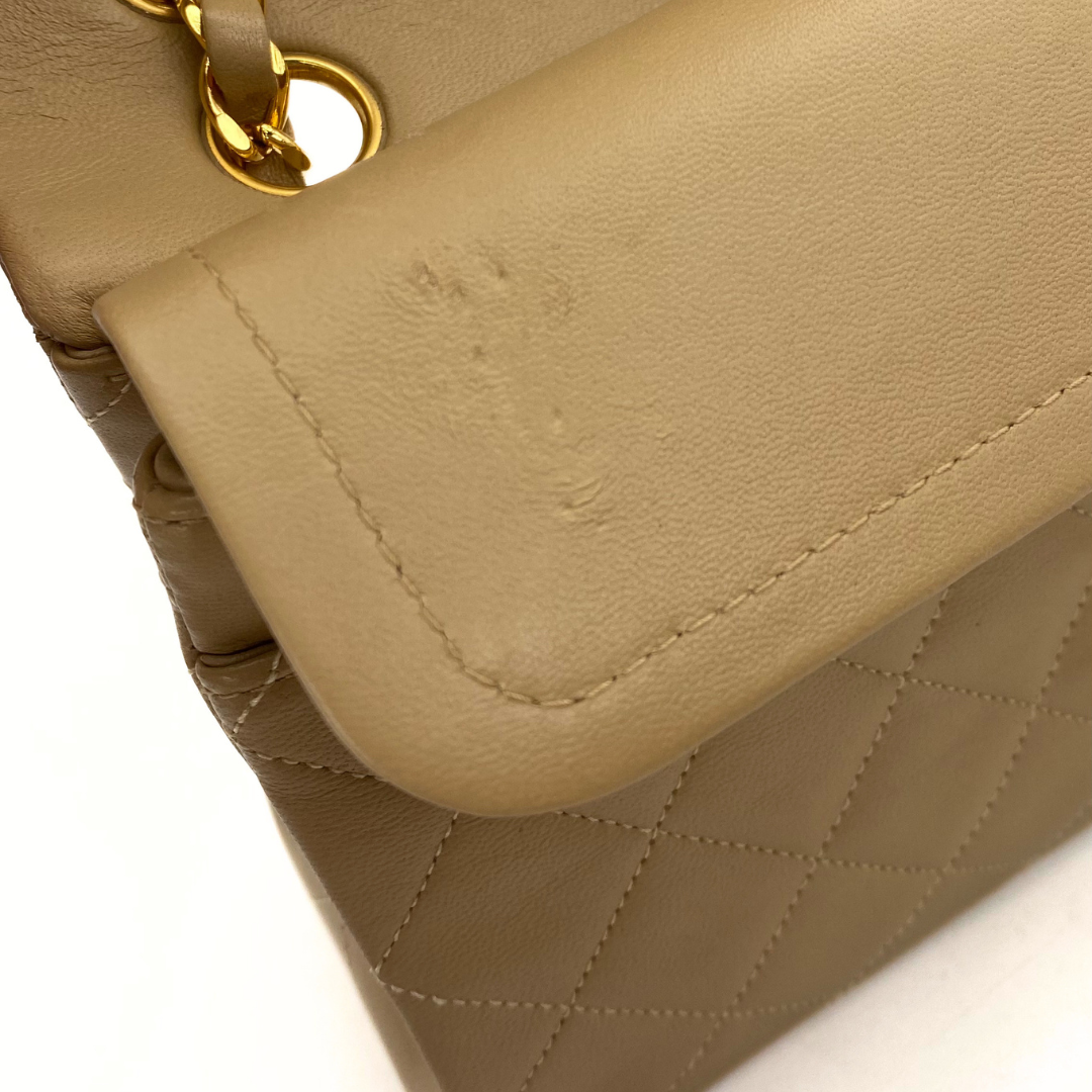 Daxton, 1 Series Small Classic Flap Beige Lambskin with seal and card