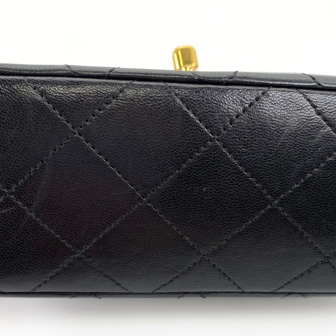 Hayato, 2 Series Mini Sq17 Black Lambskin with Bijoux Chain with seal only