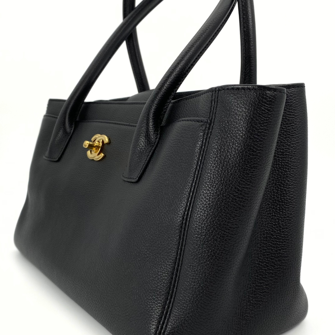 Sawyer, 16 Series Excecutive Tote Black with seal and card