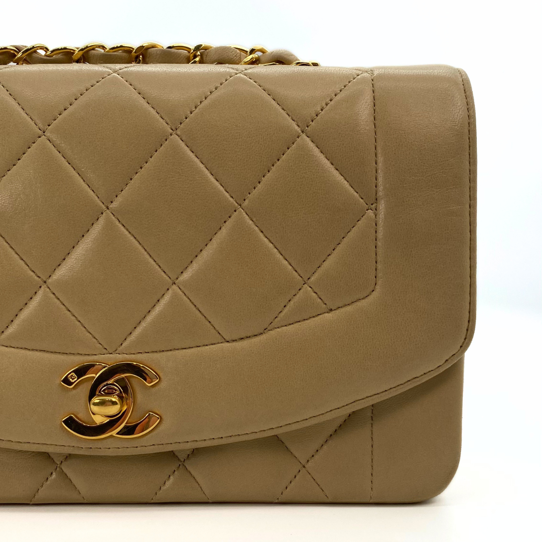 Omara, 2 Series Small Diana Beige Lambskin with seal and card