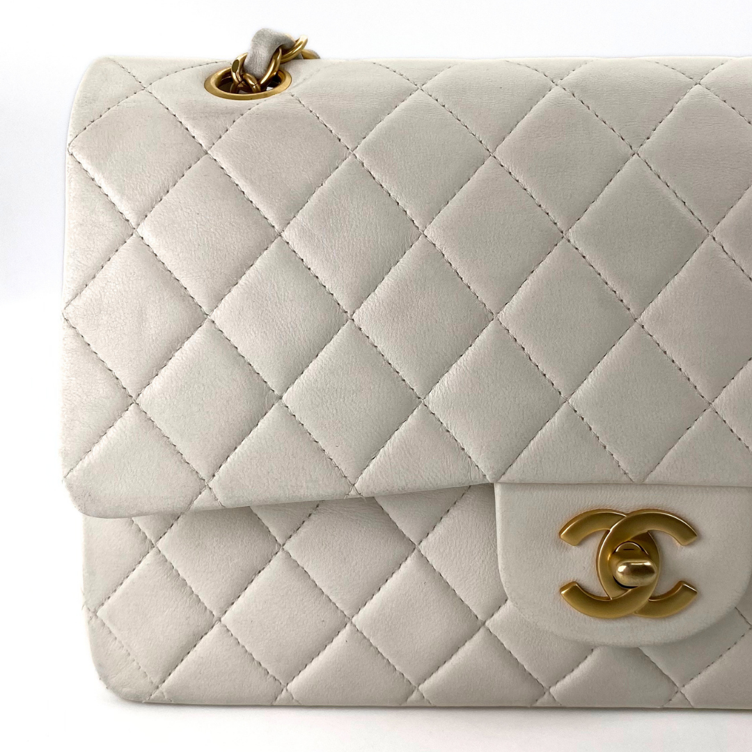 Sunwoo, 6 Series Medium Classic Flap White Lambskin wtih seal and card