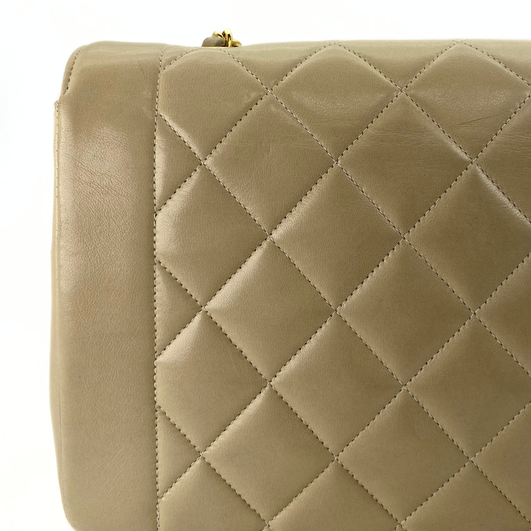 Iduna, 2 Series Medium Beige Lambskin with seal and card