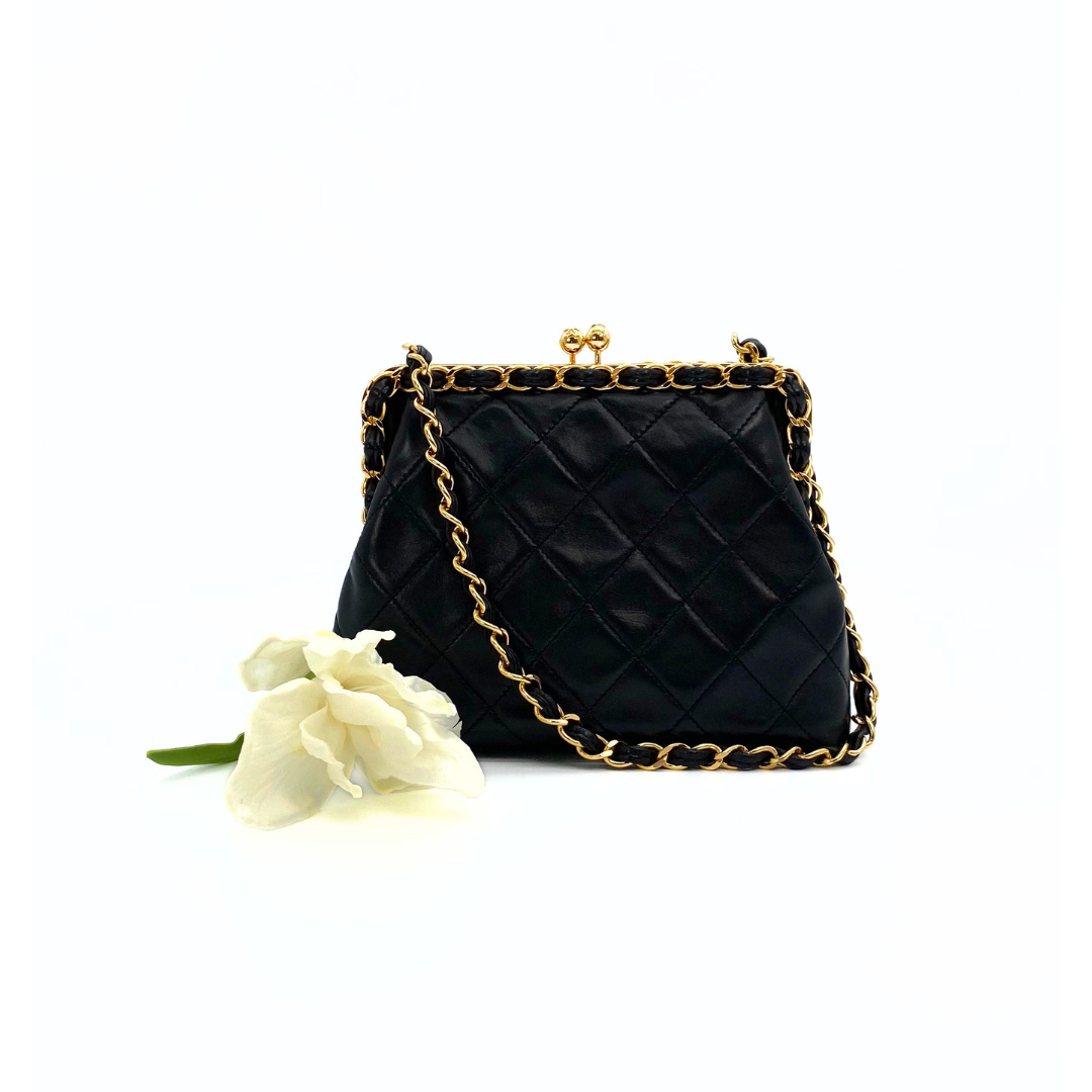 Gawin, 3 Series Mini Kisslock Black Lambskin with seal and card