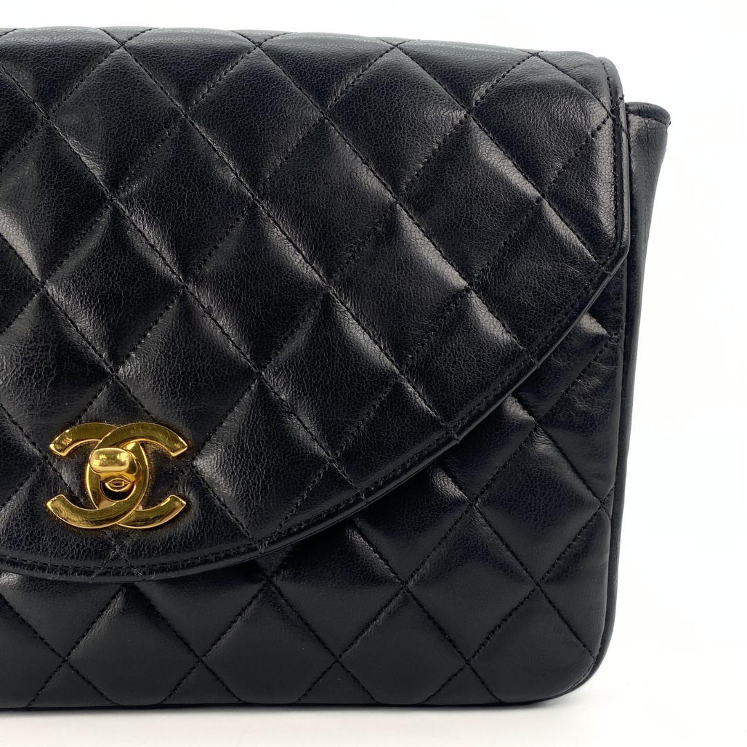 Reina, 0 Series Half Moon Black Lambskin with seal only
