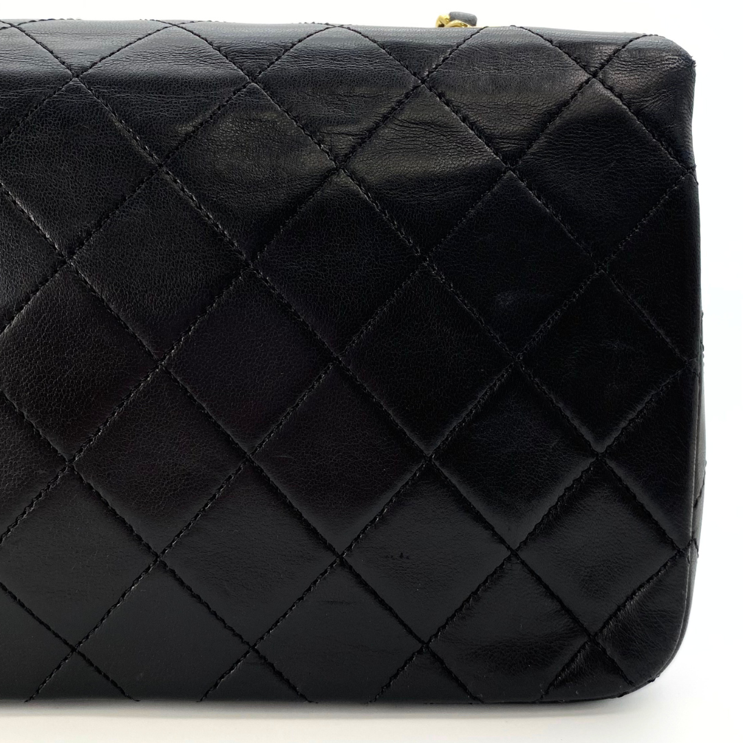 Beckett, 1 Series Small Full Flap Black Lambskin with seal and card