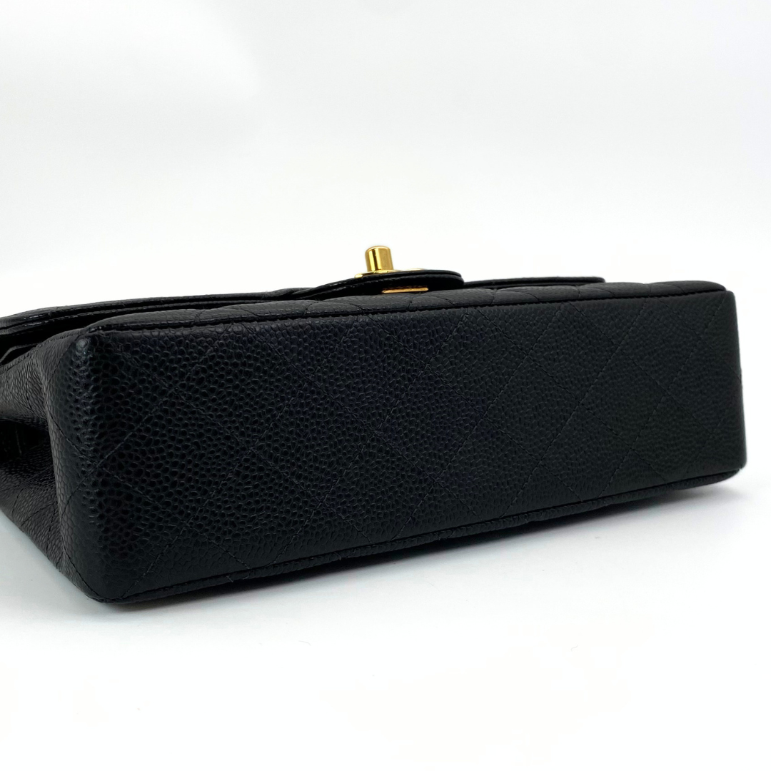 Suki, 6 Series Small Classic Flap Black Caviar with seal only