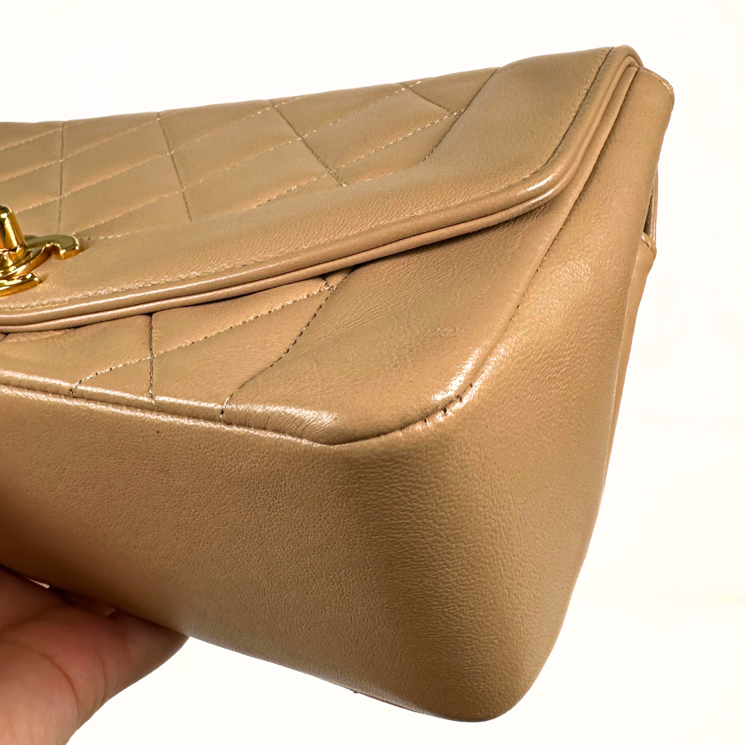 Yanny, 1 Series Small Diana Beige Lambskin with seal only