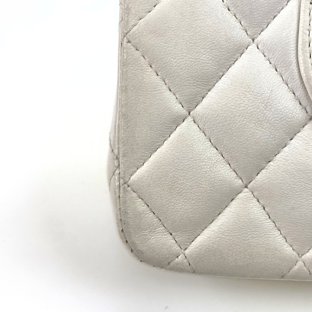 Sunwoo, 6 Series Medium Classic Flap White Lambskin wtih seal and card